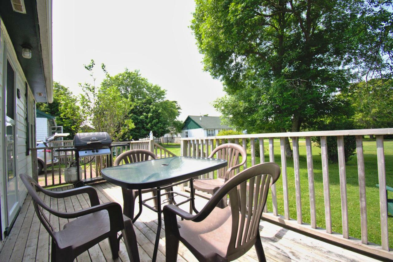 פרום Lakeview Lodge And Cottages מראה חיצוני תמונה